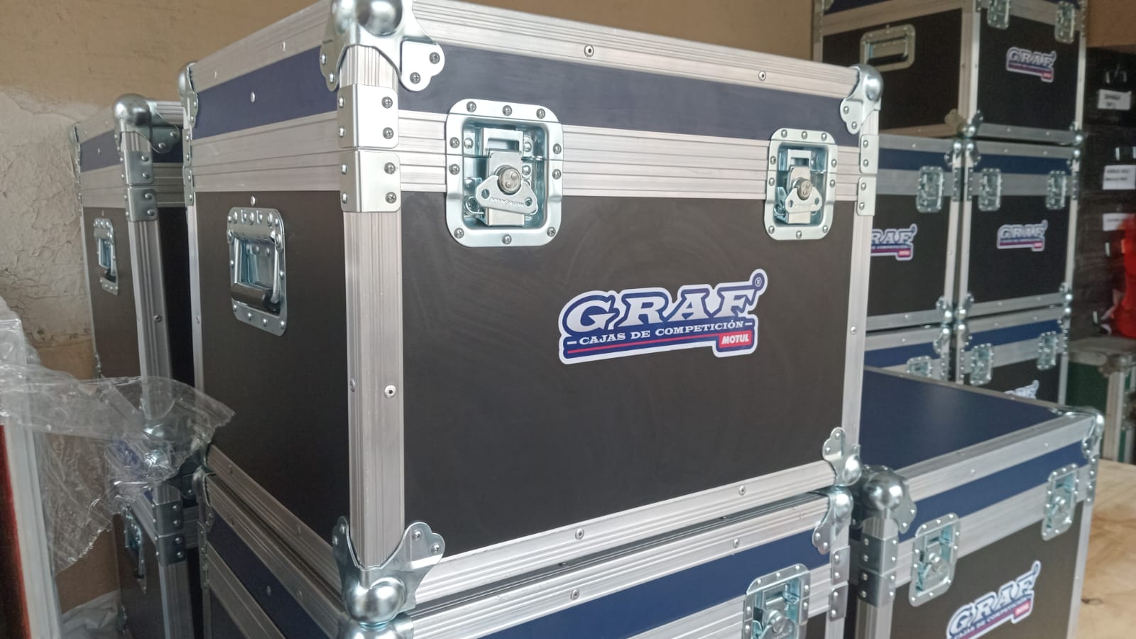 Cases para automovilismo GRAF cajas de competición TC2000