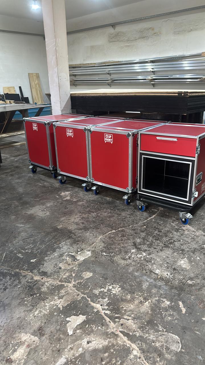 Rack cases rojos custom para Up Front eventos fabricados por Pro Cases Argentina