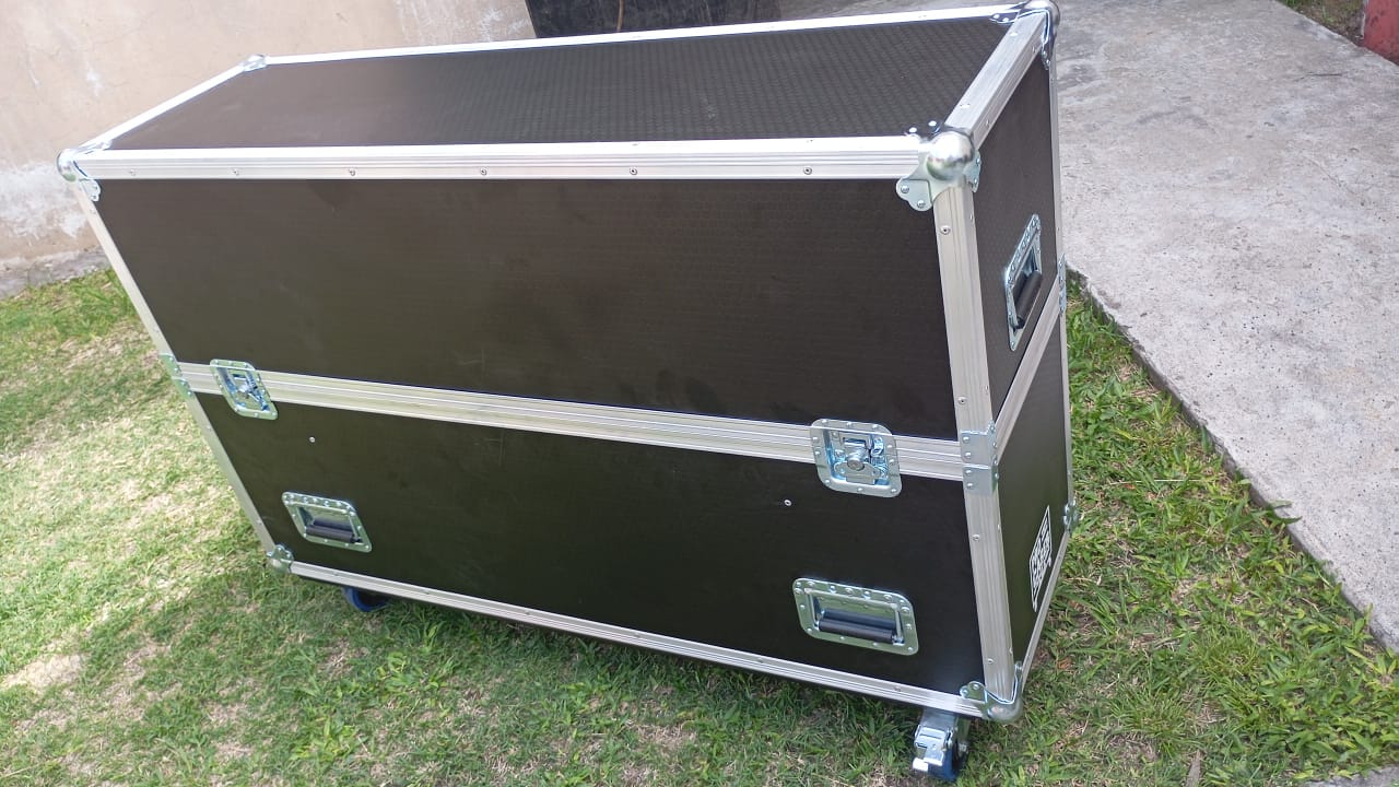Flight case para pantalla TV 65 pulgadas con logo Pro Cases Argentina